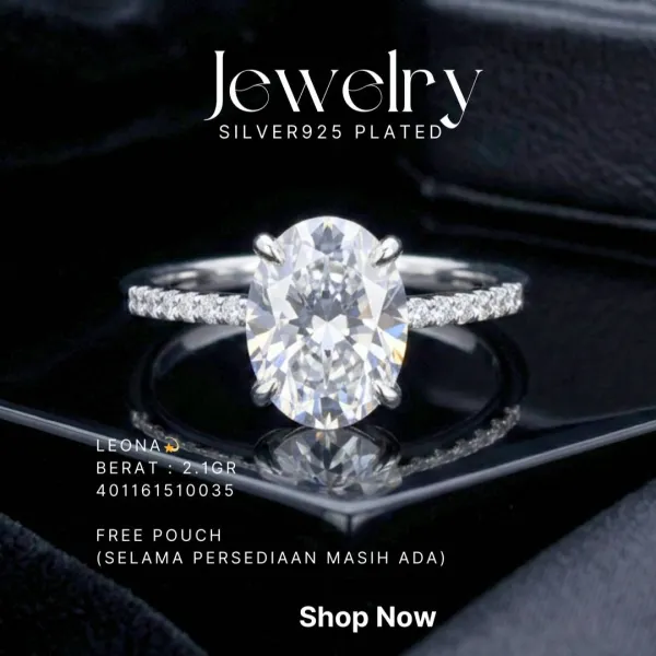 Cincin perak 925 model Leona dengan zirkonia oval besar di atas latar hitam