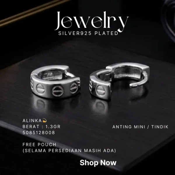 Anting perak 925 model Alinka tindik mini polos di atas latar hitam