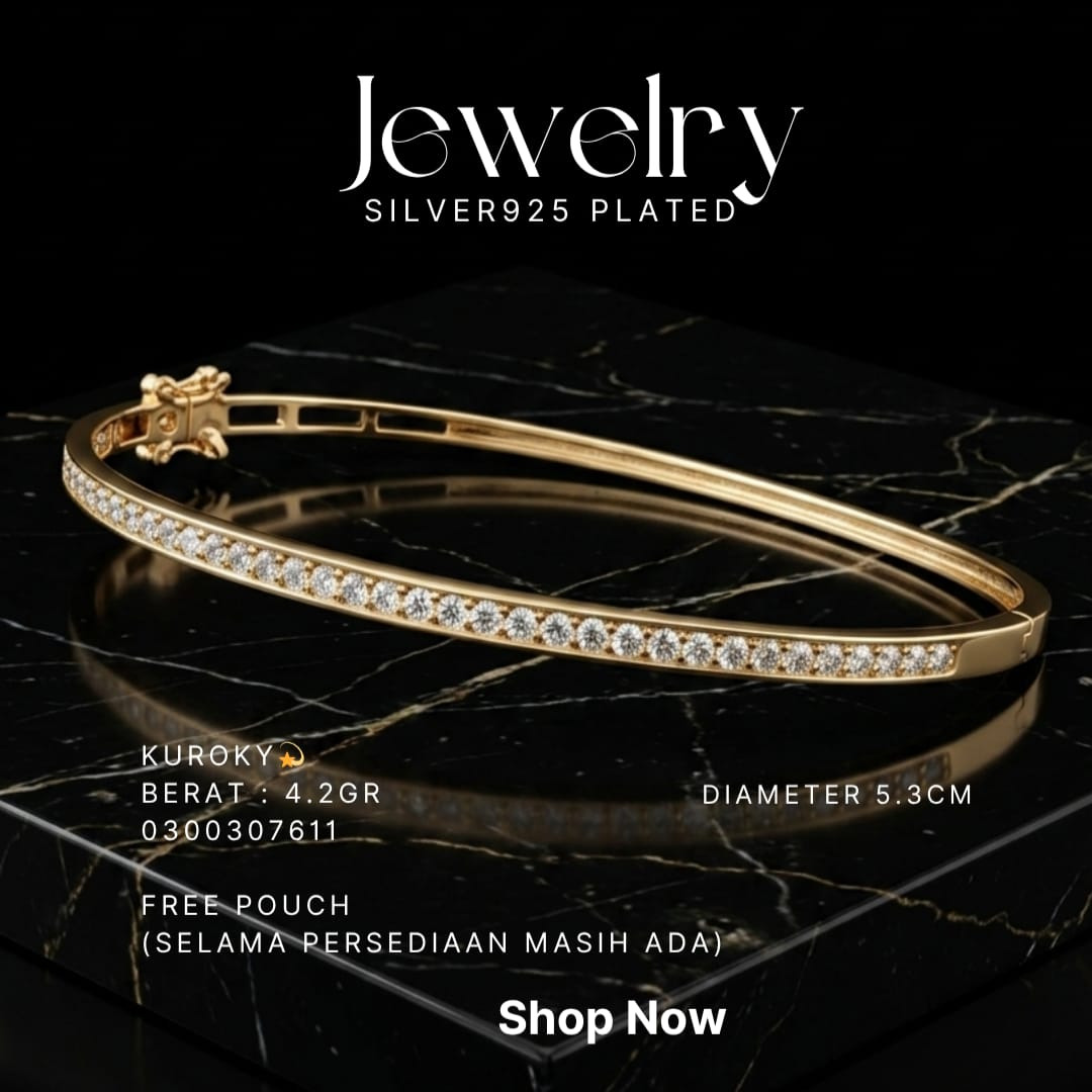 Gelang perak 925 model Kuroky bangle warna gold dengan deretan zirkonia di atas marmer hitam